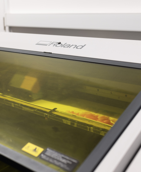 Foil or digital printing: Which one’s best for off-the-shelf packaging?