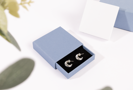 Colourful gift boxes from apricot crush to elemental blue