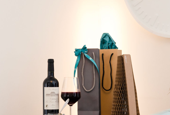 Ways to Reduce Landed Cost on Gift Bags