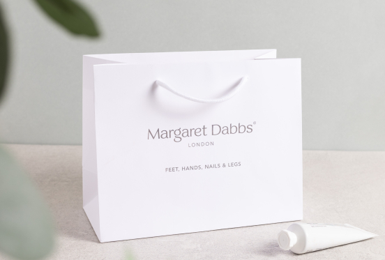 Wholesale Gift Bags Made Simple: MOQs, Samples & Quotes