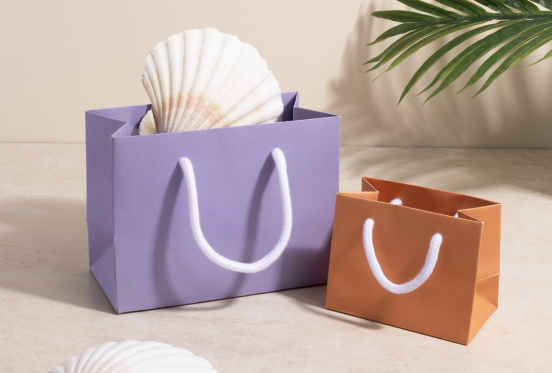 A guide to choosing the right size gift bags for your business