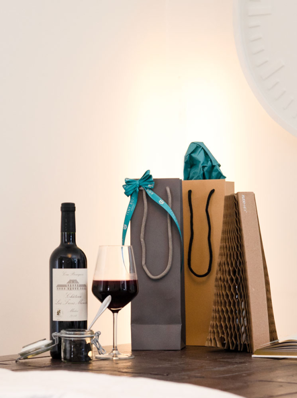 Ways to Reduce Landed Cost on Gift Bags